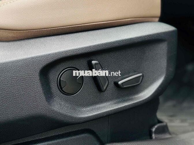 Ford Everest 2022 Titanium 2.0L 1 cầu- 48000 km