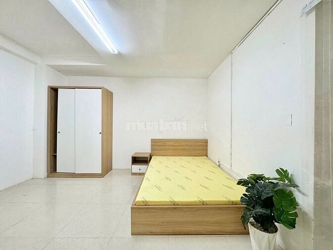 Cho thuê phòng Q3 rộng rãi, tách bếp, Gần UEH A giá HSSV