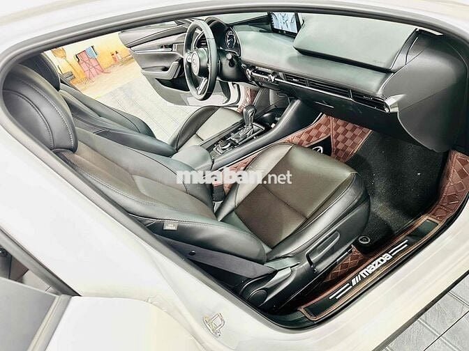 Mazda 3 12/2024 Luxury - 14000 km Vô Nhiều Đồ Chơi