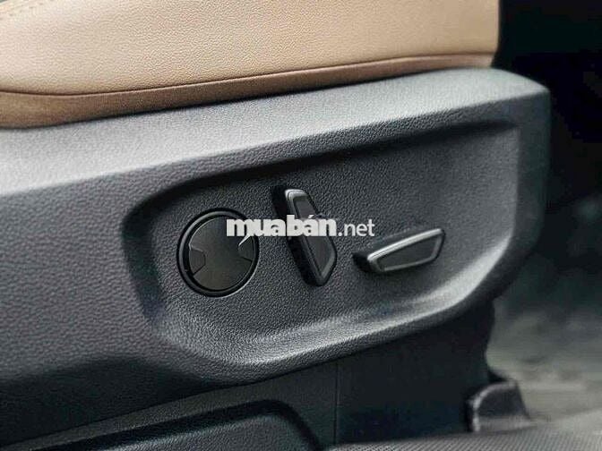 Ford Everest 2022 Titanium 2.0L 4x2 AT - 48000 km