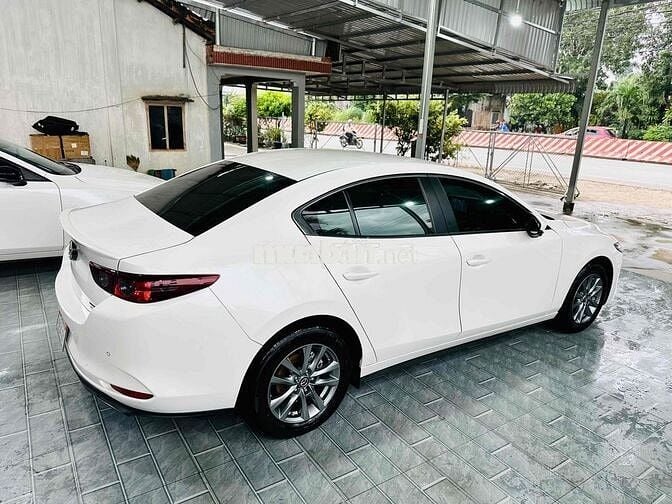 Mazda 3 12/2024 Luxury - 14000 km Vô Nhiều Đồ Chơi