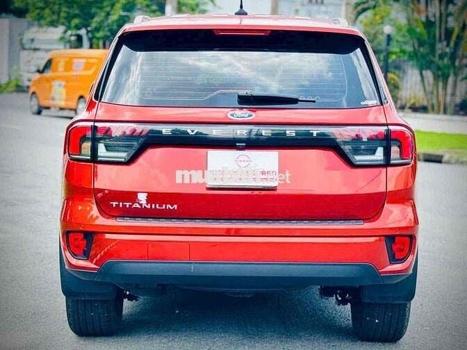 Ford Everest 2022 Titanium 2.0L 4x2 AT - 48000 km
