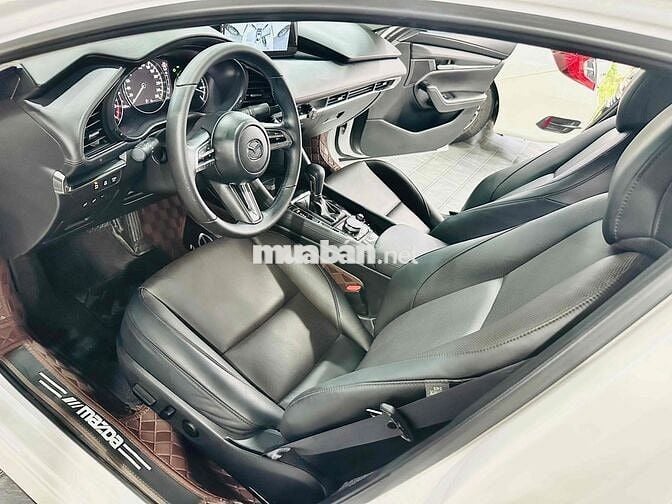 Mazda 3 12/2024 Luxury - 14000 km Vô Nhiều Đồ Chơi