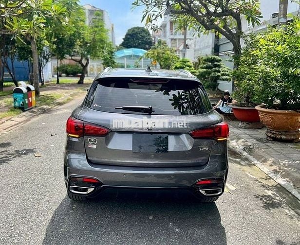 MG HS LUX 2024  - 11000 km