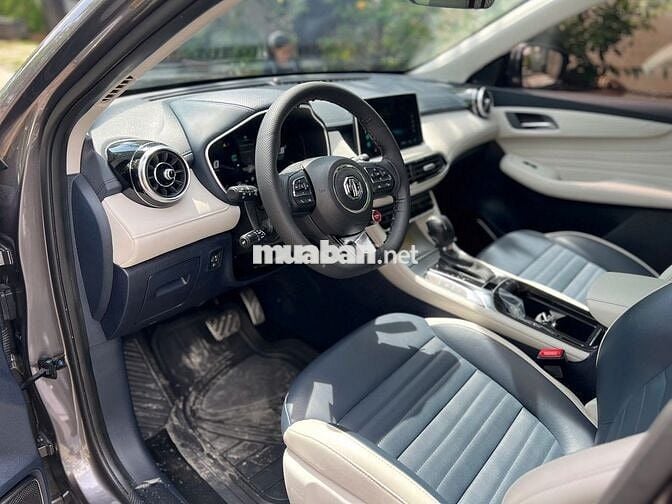 MG HS LUX 2024  - 11000 km
