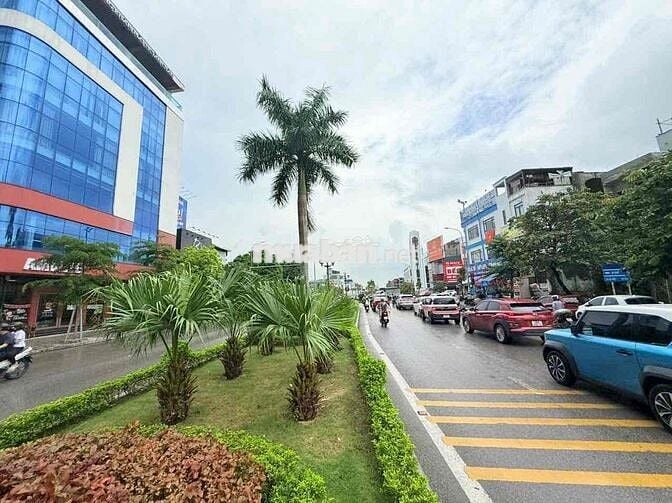 Nhà Mặt Tiền Siêu Rộng hơn 11m ( Lô đầu ve hiếm )
