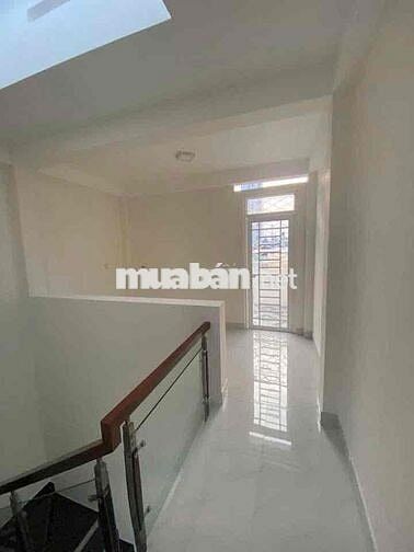Cho thuê nhà đẹp đg số 7A khu tên lửa 5*20 nhà 4 tấm 6p giá 25tr