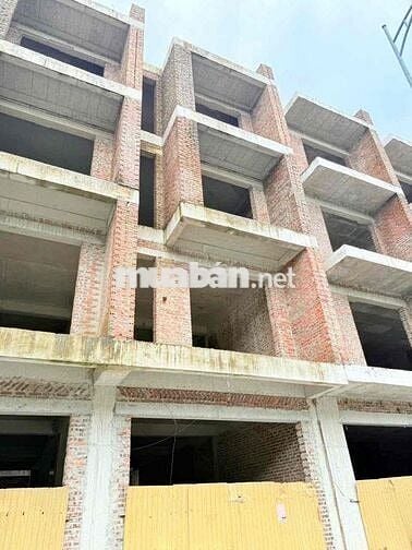 Sẵn Nhà Thô - Mặt Đường Kinh Doanh - Nguyễn Thiếp