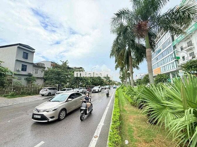 Nhà Mặt Tiền Siêu Rộng hơn 11m ( Lô đầu ve hiếm )