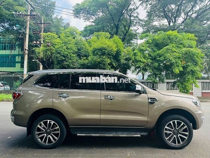 Ford Everest 2.0l Titanium 1C_2020