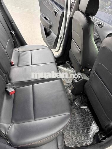 Hyundai Grand i10 2022 1.2 AT bản Full - 52000 km