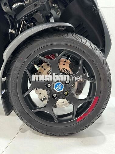 Piaggio MP3 400 HPE Sport 2022 – 3 banh chính hãng