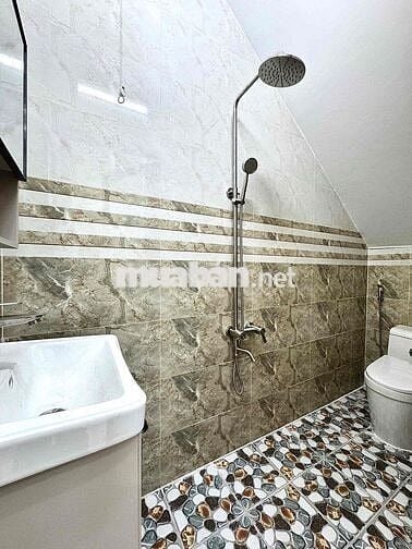 NHÀ ĐẸP ĐẦY ĐỦ NỘI THẤT - HẺM 311 NGUYỄN VĂN CỪ
