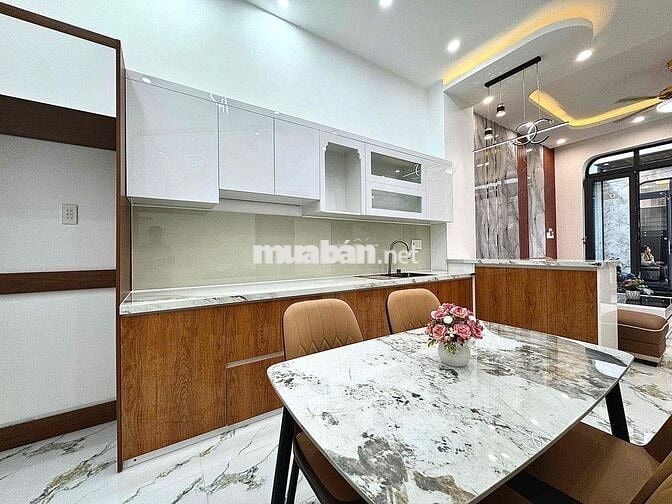 NHÀ ĐẸP ĐẦY ĐỦ NỘI THẤT - HẺM 311 NGUYỄN VĂN CỪ