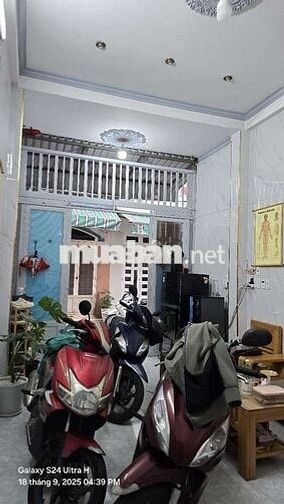 😜Cho thuê nhà 1trệt 1lầu 2pn 2wc 1bếp DT 4x13 nhà mới Tinh