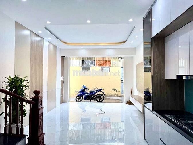 BÁN NHÀ 5 TẦNG PHỐ PHÚC LỢI VỊ TRÍ ĐẸP