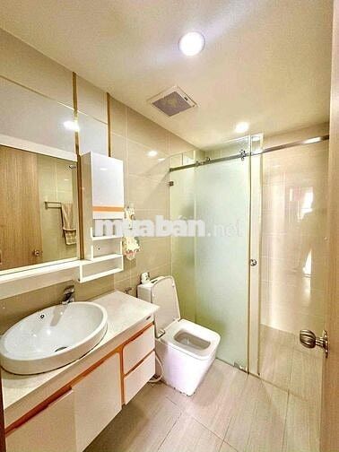 Cho thuê căn hộ 2PN.2WC nội thất đẹp như hình ở ngay-Golden Mansion