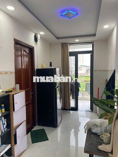 Cho thuê phòng trọ có ban công, máy lạnh gần kcx quận 7