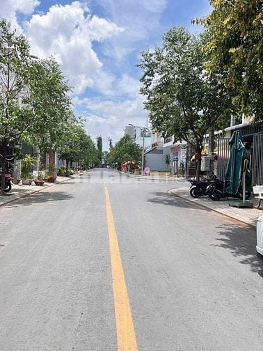 Chính chủ cần tiền bán gấp nền đất 130m2 giá rẻ nhất khu vực