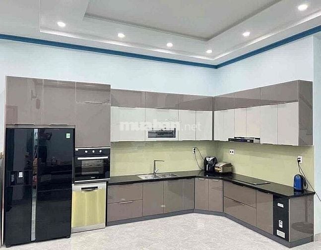 cẩn bán nhà 1 trệt 1 lầu mặt tiền bùi văn hoà