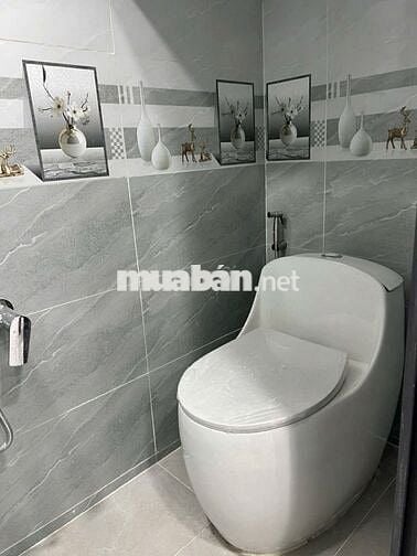 DƯỚI 2 TỶ-NHÀ 3 TẦNG TRUNG TÂM QUẬN 3-CÁCH MẠNG THÁNG TÁM-2PN/2WC