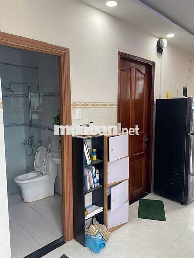 Cho thuê phòng trọ có ban công, máy lạnh gần kcx quận 7
