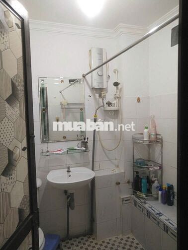 Cho thuê nhà nguyên căn 353/2a Huỳnh Văn Bánh, Phường 13, Phú Nhuận