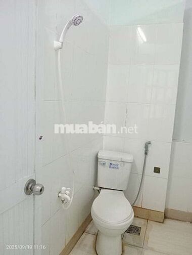 Cho thuê phòng trọ đầy đủ nội thất ngay cầu vượt Ngã Tư ga. Q12