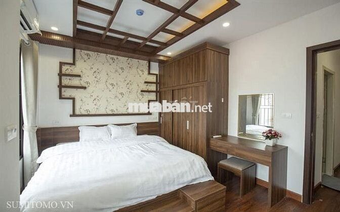 Tòa nhà Sumitomo,mặt phố Linh Lang,trung tâm khu người Nhật tại Hà Nội