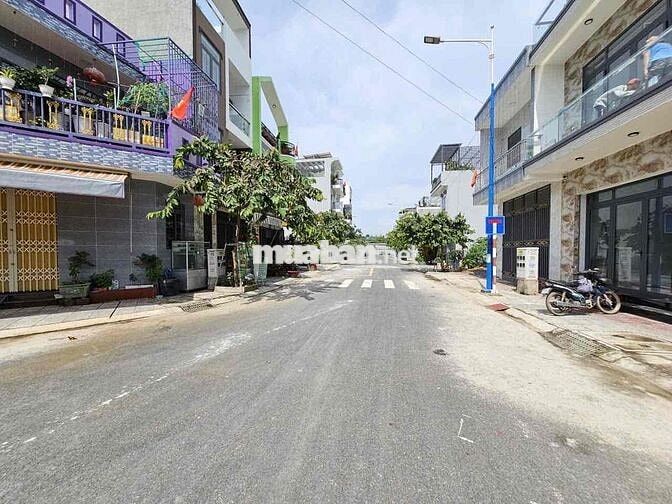 Đất góc 2 mặt tiền Đông Hòa C, P Đông Hòa, Tp Dĩ An.