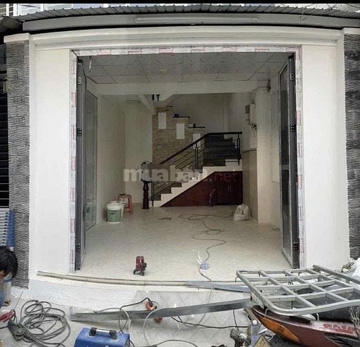 Cho thuê nhà hẻm 5m (XH) Cách Mạng Tháng 8, P.15, Q.10 giá 18tr