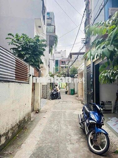 Nhà cho thuê 1trệt 1lầu - sát MT Nhiêu Tứ, p7, Phú Nhuận sân xe rộng