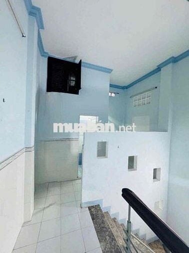 Nhà cho thuê 1trệt 1lầu - sát MT Nhiêu Tứ, p7, Phú Nhuận sân xe rộng