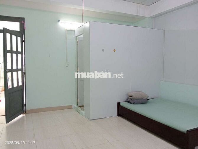 Cho thuê phòng trọ đầy đủ nội thất ngay cầu vượt Ngã Tư ga. Q12