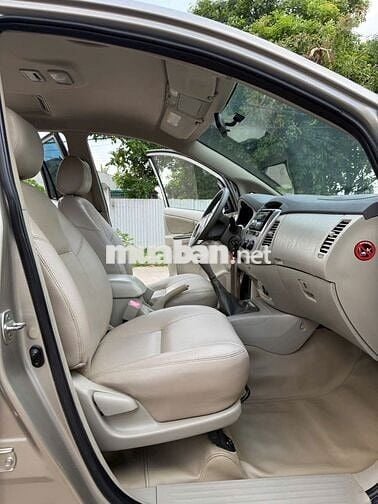 Toyota Innova 2015  - 10000 km,số sàn