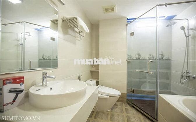 Tòa nhà Sumitomo,mặt phố Linh Lang,trung tâm khu người Nhật tại Hà Nội