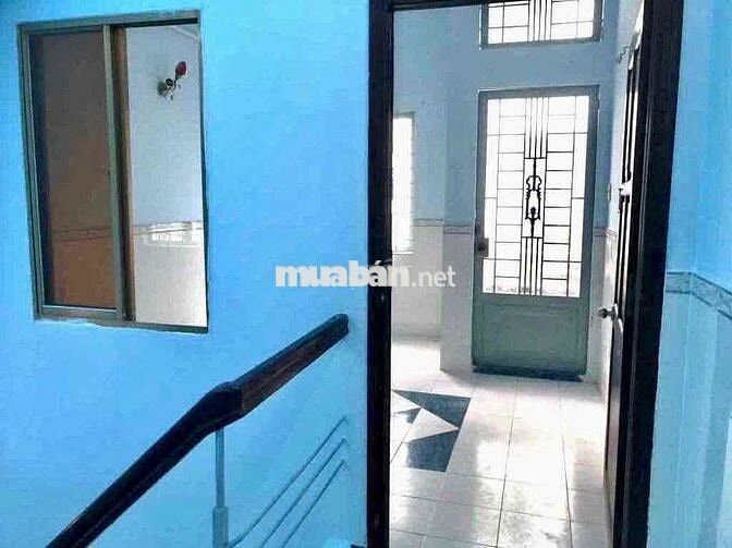 Nhà cho thuê 1trệt 1lầu - sát MT Nhiêu Tứ, p7, Phú Nhuận sân xe rộng