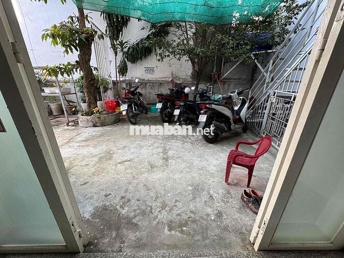 phòng trọ nguyễn kiệm phú nhuận giá 2,8tr lầu trệt giá rẻ bếp rộng