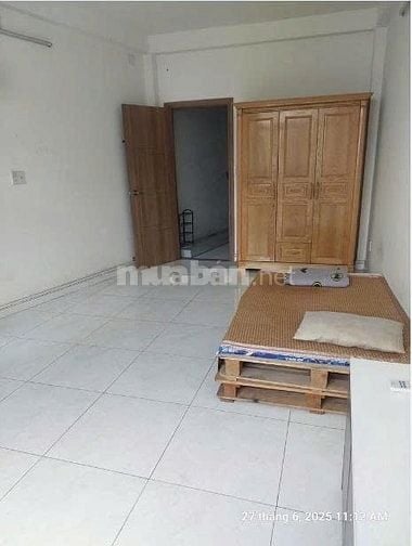 Nhà 2 Mặt tiền căn góc đường 3/2. DT: 5.5x14m, 4PN, 4WC - 35tr - 4 lầu