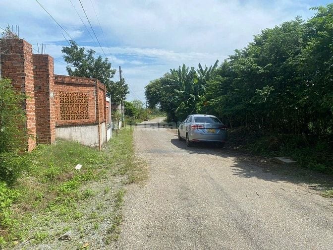 Bán 793m2 đất thổ cư 200m2 mặt tiền đường nhựa xã Củ Chi. 
