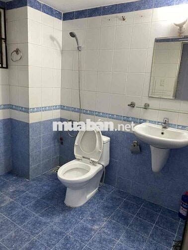 cho thuê 1trệt 2lầu sân thượng
