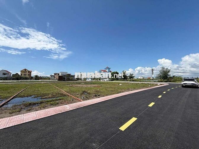 Cc Bán đất thổ cư 100m2 giá hơn 1 tỷ/lô cạnh biển Quất Lâm - sẵn sổ đỏ