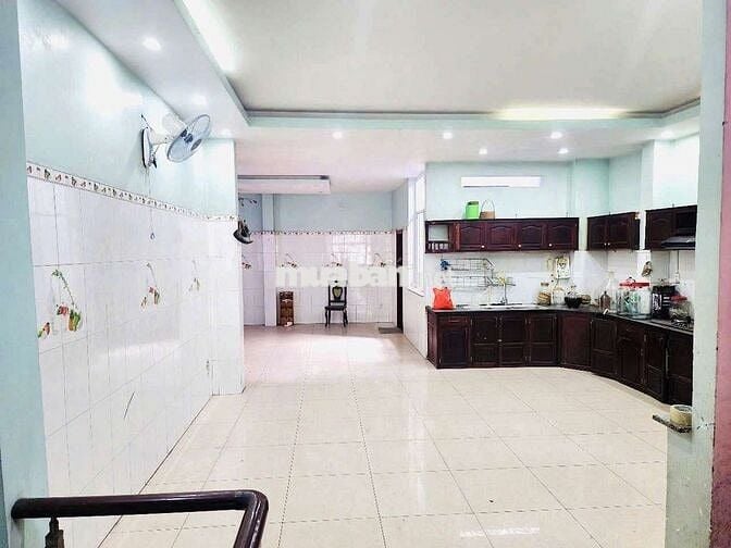 Văn phòng trống cho thuê khu vực Q1 DT: 50-80-120 m2