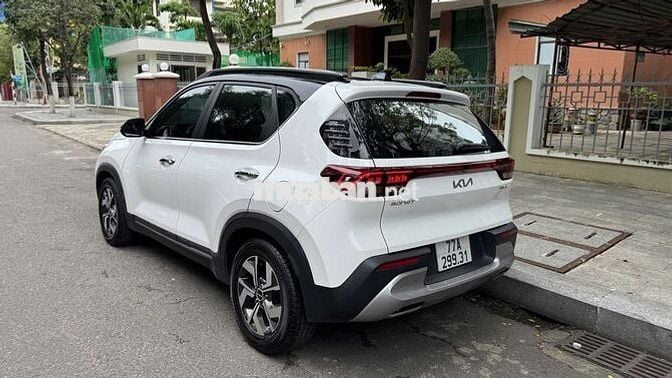 Kia Sonet 2023 Premium 1.5 AT - 31000 km