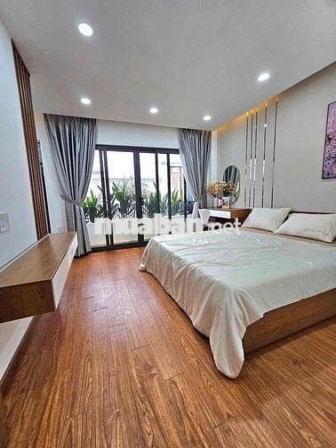 CHO THUÊ NHÀ ĐẸP PHẠM VĂN CHIÊU QUẬN GÒ VẤP - XE HƠI NGỦ TRONG NHÀ