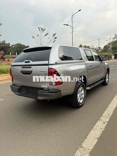 Toyota Hilux 2016 2.5E 4x2 MT - 100000 km