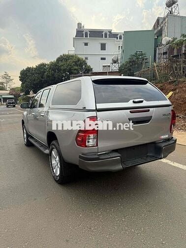 Toyota Hilux 2016 2.5E 4x2 MT - 100000 km