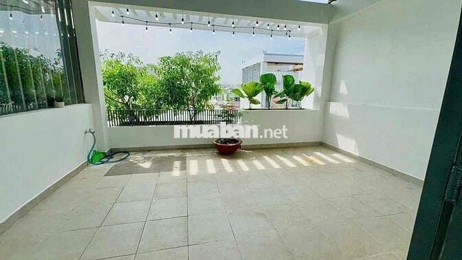 CHO THUÊ NHÀ ĐẸP PHẠM VĂN CHIÊU QUẬN GÒ VẤP - XE HƠI NGỦ TRONG NHÀ