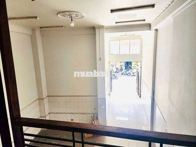 Văn phòng trống cho thuê khu vực Q1 DT: 50-80-120 m2