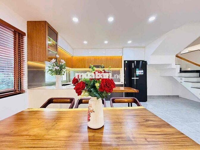 CHO THUÊ SIÊU PHẨM NHÀ PHỐ KHU VIP VỚI BỀ NGANG LÊN TỚI 5M.